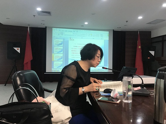 培訓(xùn)老師趙磬講課